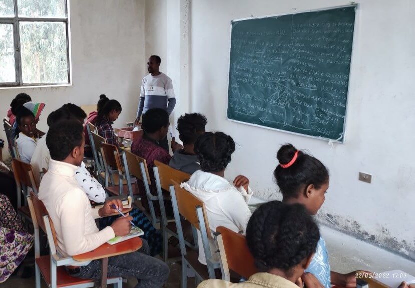 Students at class(2)
